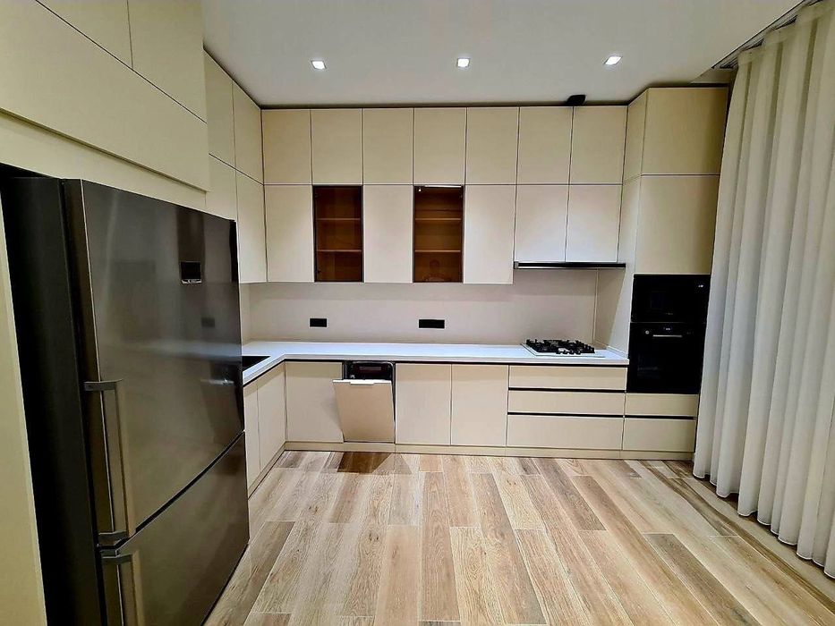 Продажа 4 этажного дома.