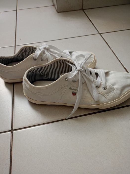 Vând tenesi Gant, purtați dat in stare buna, mărimea 41, produs de c