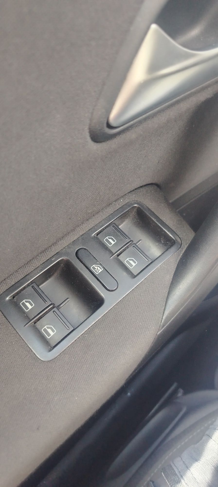 Продавам Фолцваген Поло 1.4 бензин 63 hp. Перфектен! 63