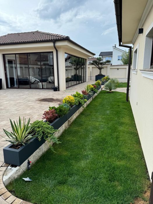 Amenazeri spati verzi gazon rulou piatra cubică naturală plante ornamn