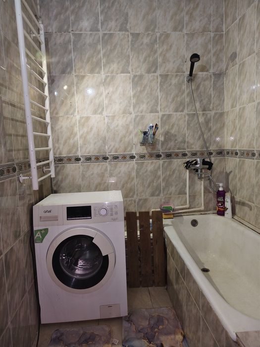 Қорасув-6 квартира сотилади. 3/3/5