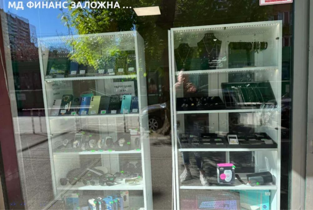 Офис витрини за телефони и бижута