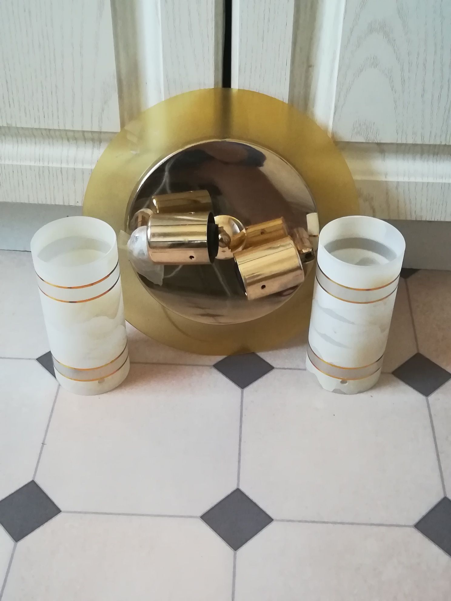 Продам люстру б/у