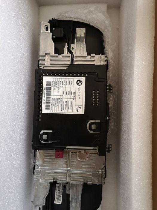 Display navigatie F10 2012