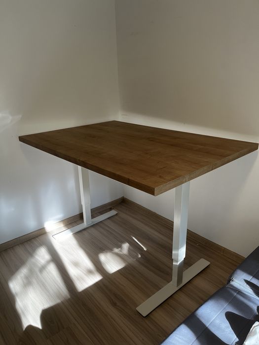 Birou cu inaltime reglabila Ikea