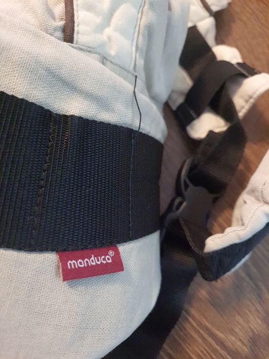 Vând marsupiu( portbebe )MANDUCA 3,5-20kg