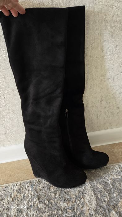 Продаются длинные сапожки