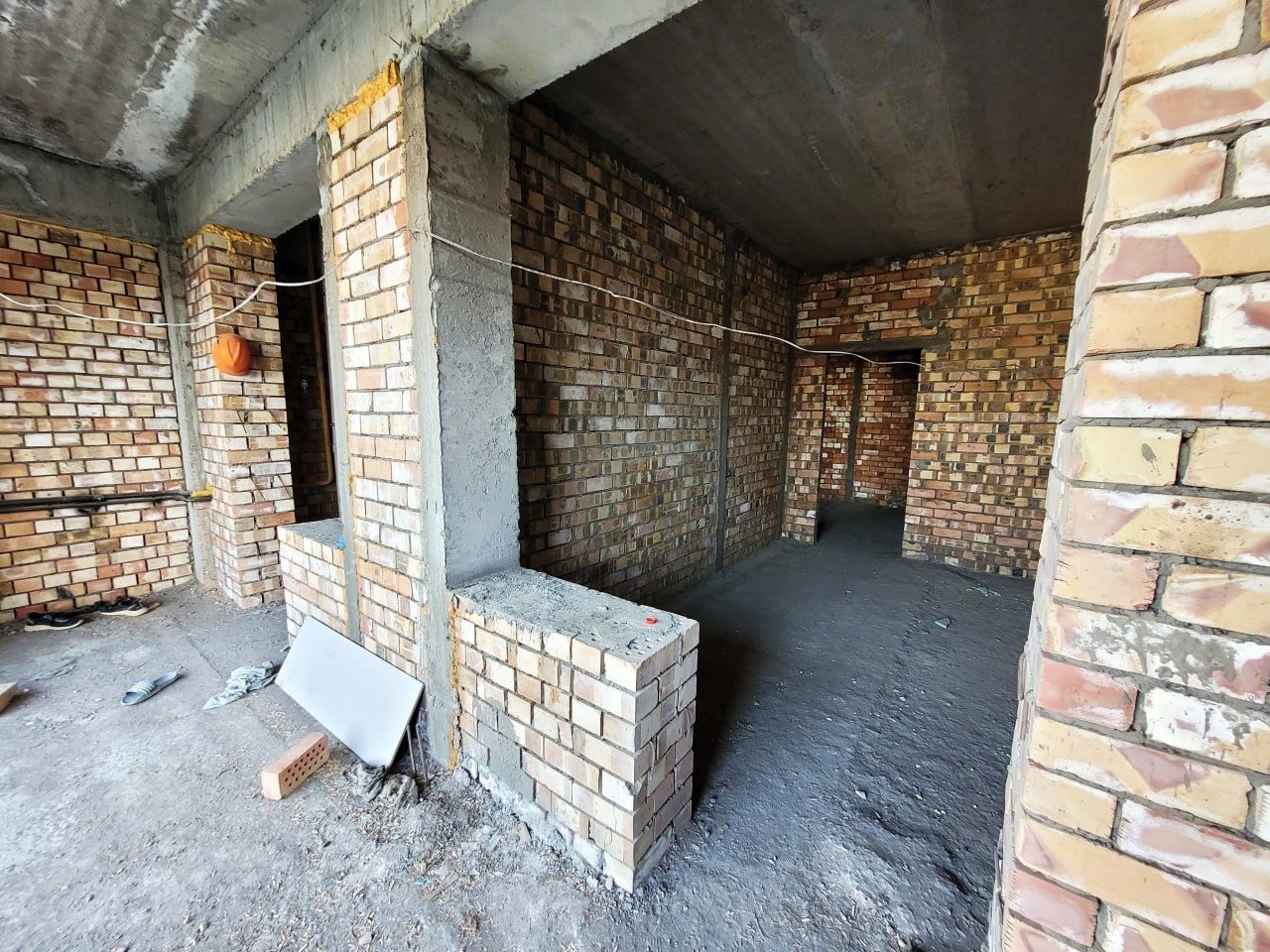 Марказда Новостройка Кадастр билан Гишт 2-хоналик 80 м² Нукус кучаси
