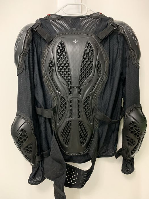 Две ризници Acerbis и Alpinestars