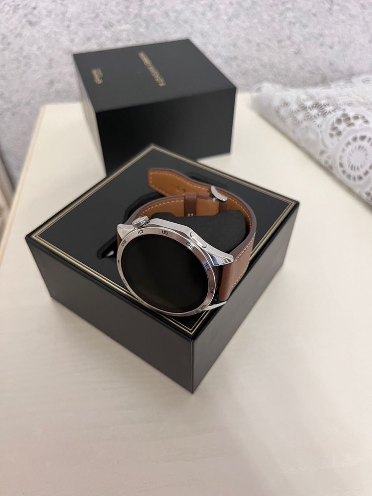 Продам новые часы Huawei Watch GT 4