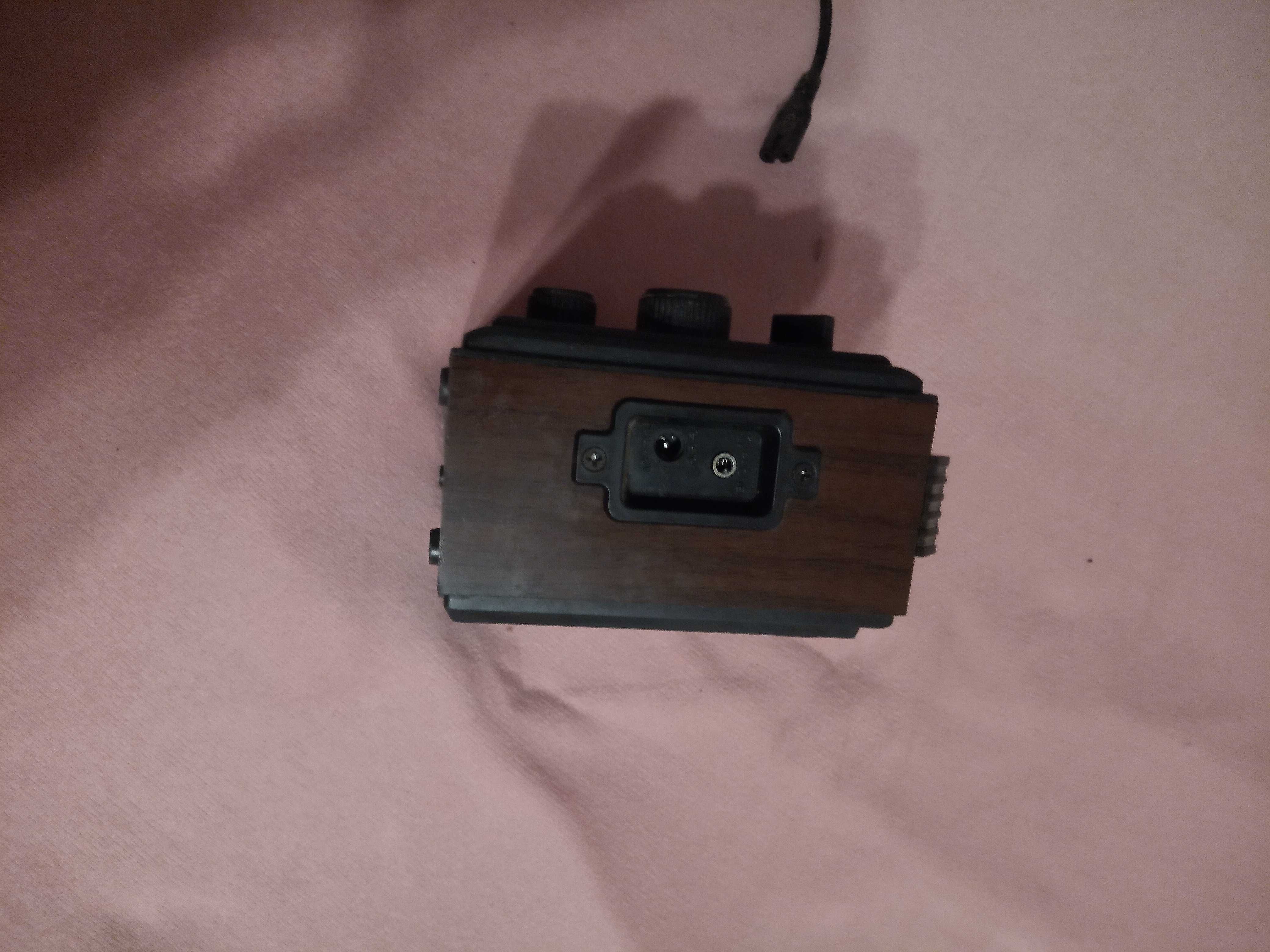Radio portabil carcasă lemn gen vintage funcționabil