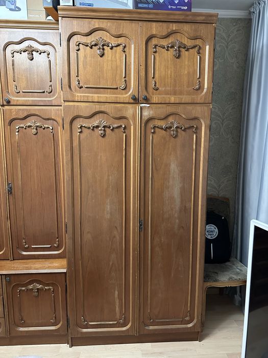 Продам шкаф из качественного дерева