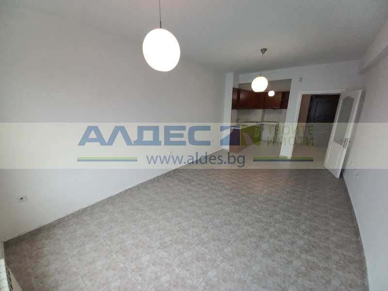 Дава се под наем Двустаен апартамент в София, Дианабад - 75 кв.м за 700 € - Снимка #3