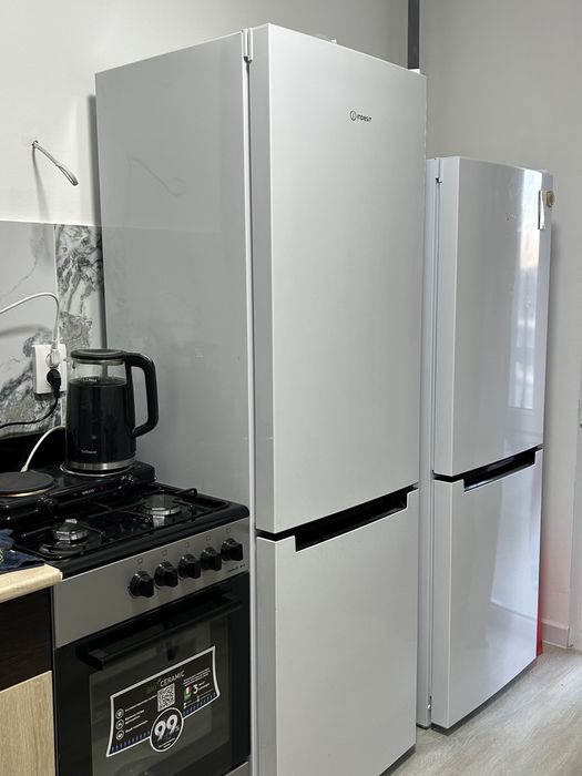 Продаем холодильник в отличном состоянии Indesit