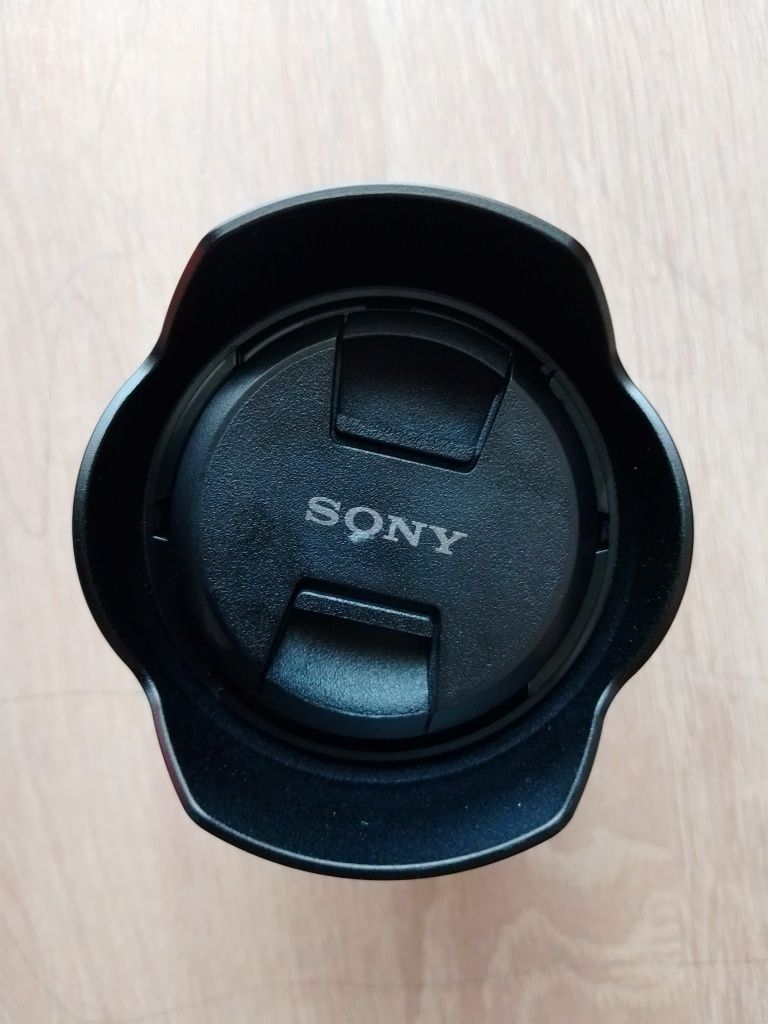 фотообектив Sony