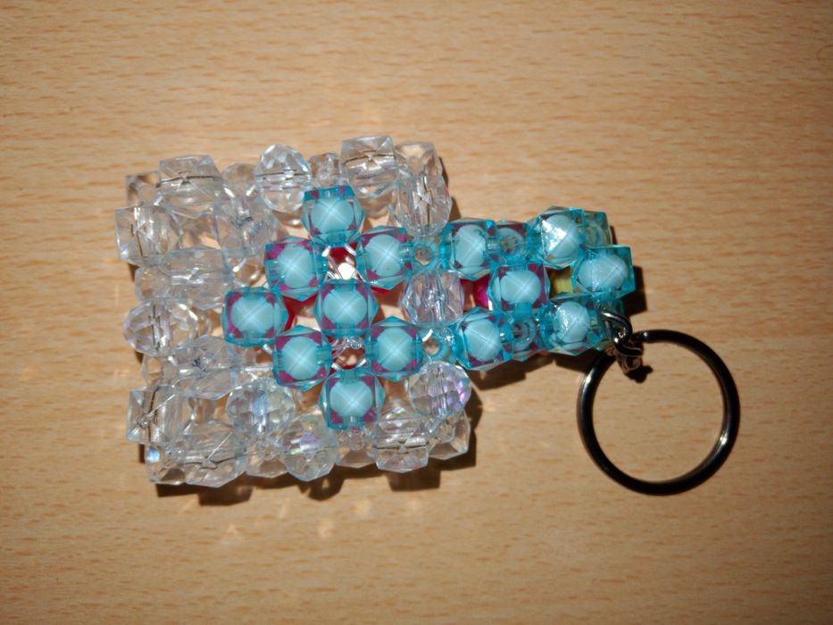 Brillok xrustaldan yasalgan