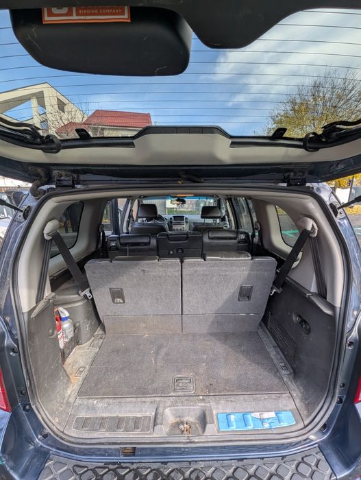 Vând Nissan Pathfinder