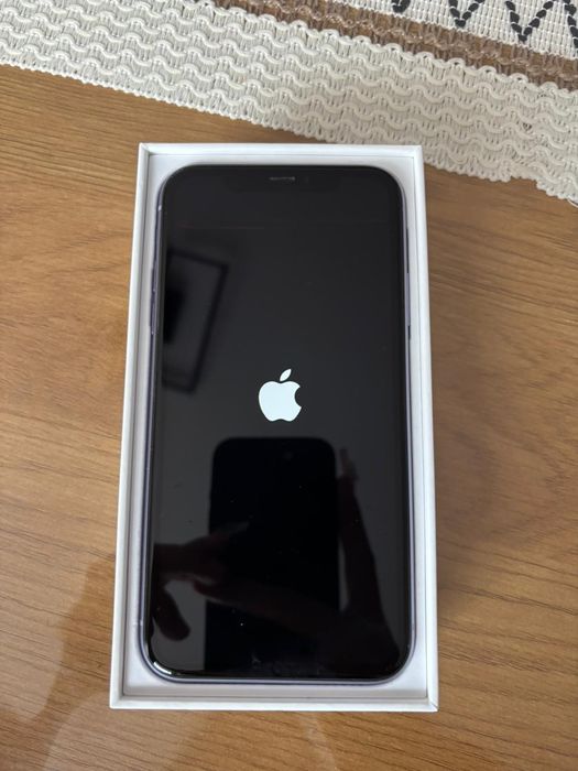 iPhone 11 stare buna plus 20 huse cadou