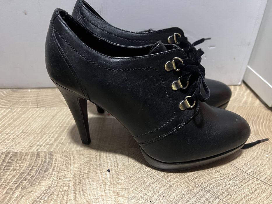 Ghete/ pantofi piele naturala marime 38-39