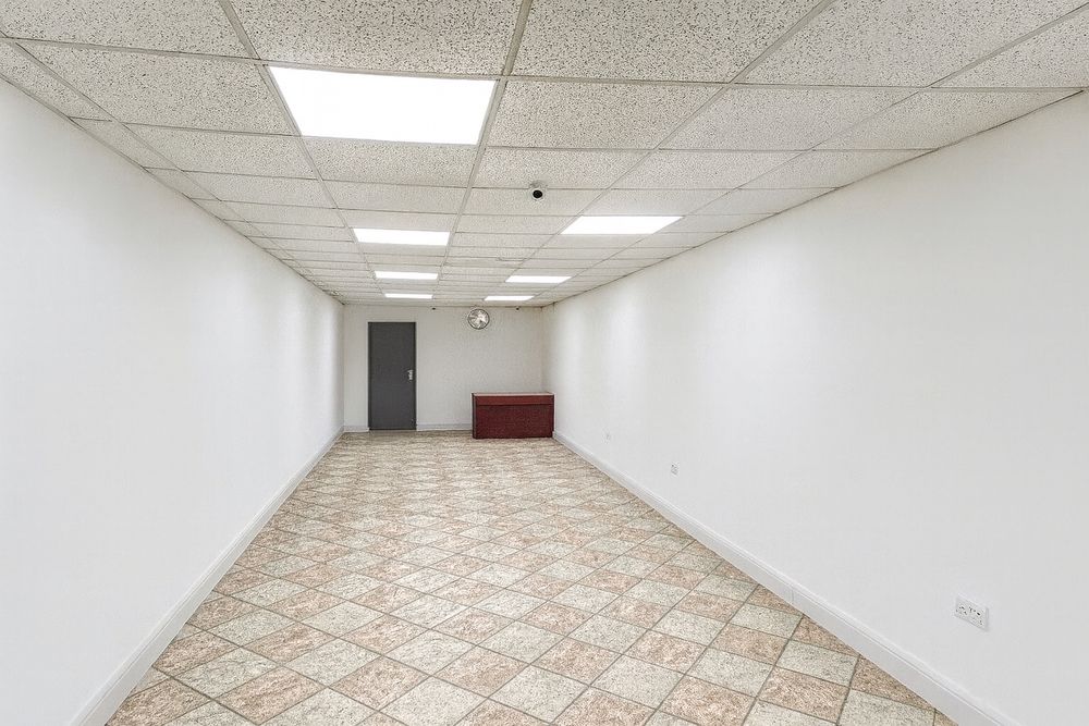 Spatiu Comercial 95 mp utili, central,Lumina, 780 euro/lună negociabil