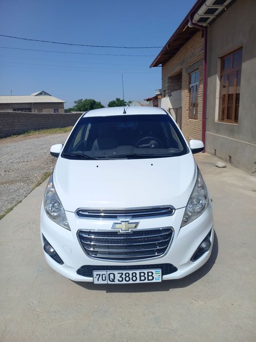 Spark avtomashina sotiladi