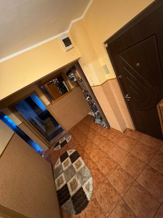 Apartament cu 4 camere zona Burdujeni