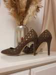 Pantofi cu toc, kaki