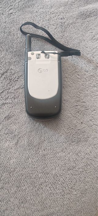 Telefon de colectie lg u8180