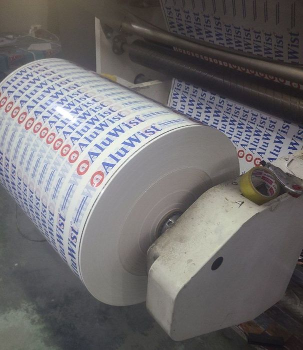 Изготовление скотч с вашим логотипом под заказ.