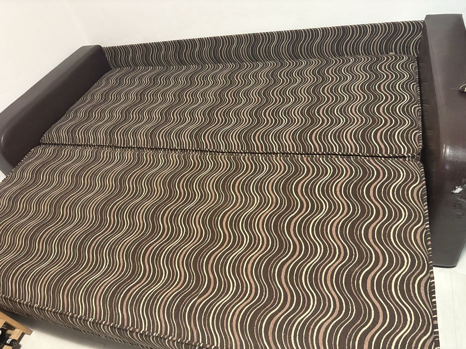 Canapea extensibila 3 locuri