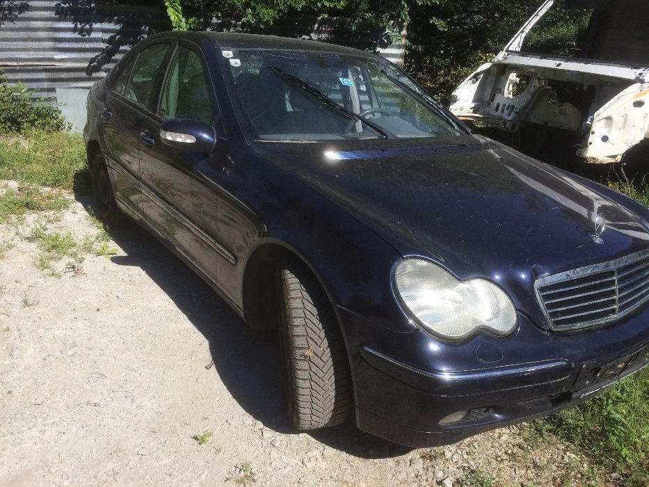 Mercedes C200CDI W203 116к.с. на части