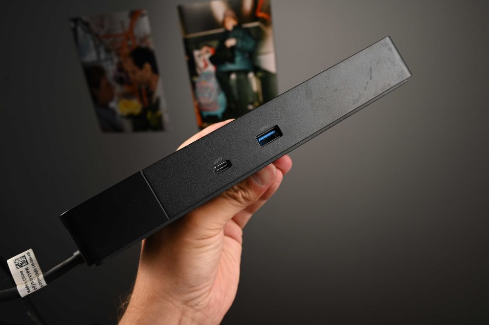 Docking station Dell seria K20A001 cu încarcator de 130W