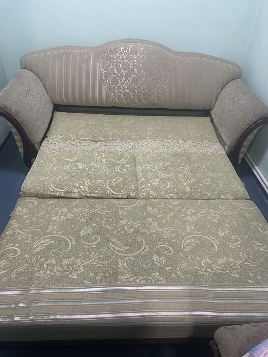 Два дивана и кресло