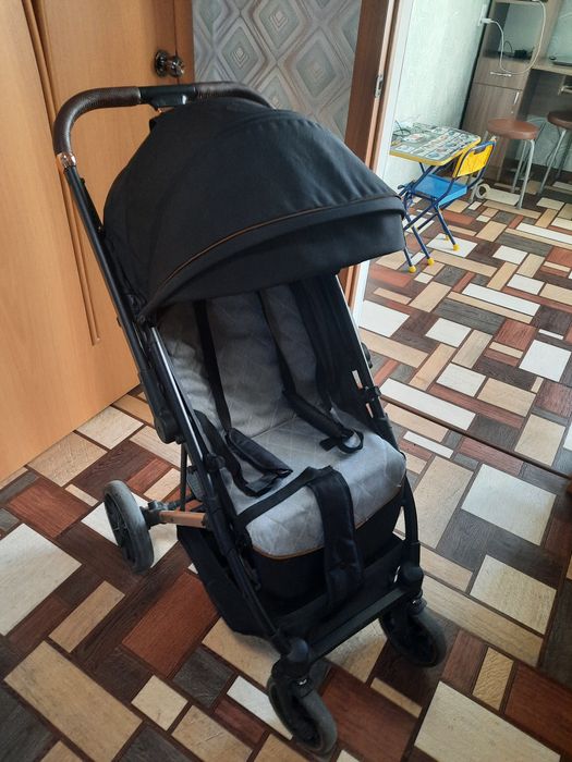 Продам детскую коляску