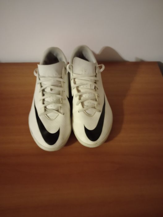 Adidași de fotbal Nike