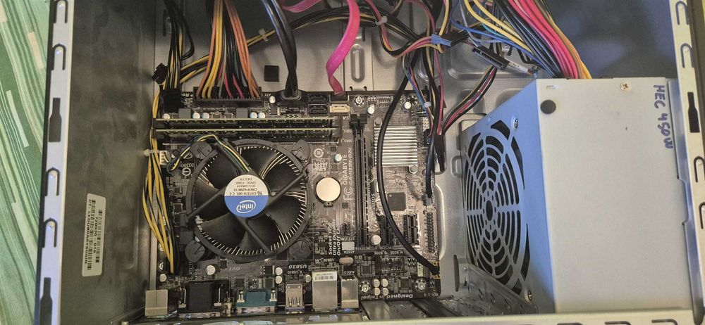 Unitate PC I5 4460 8 GB DDR3 1600Mhz 500GB 450W profesional