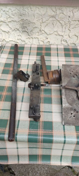 Dispozitiv de prelucrare a fierului