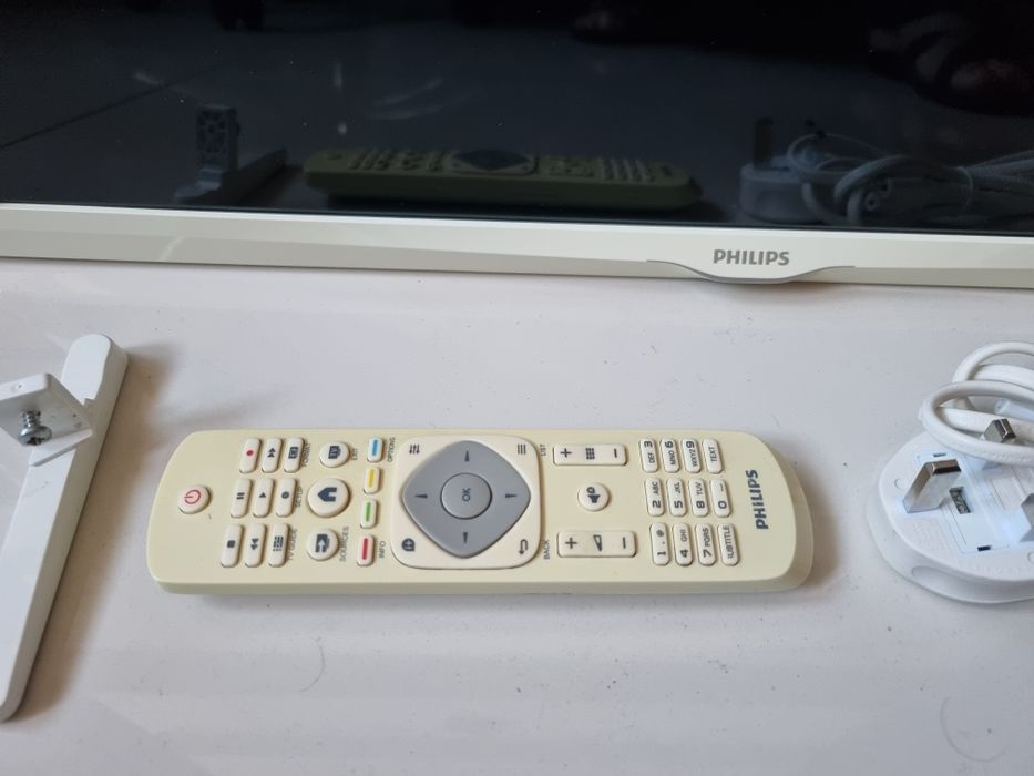 Tv Philips Model 24PHT4032 (UK)