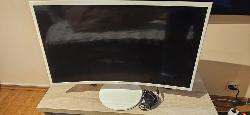 Monitor LED VA Samsung curbat 60hz