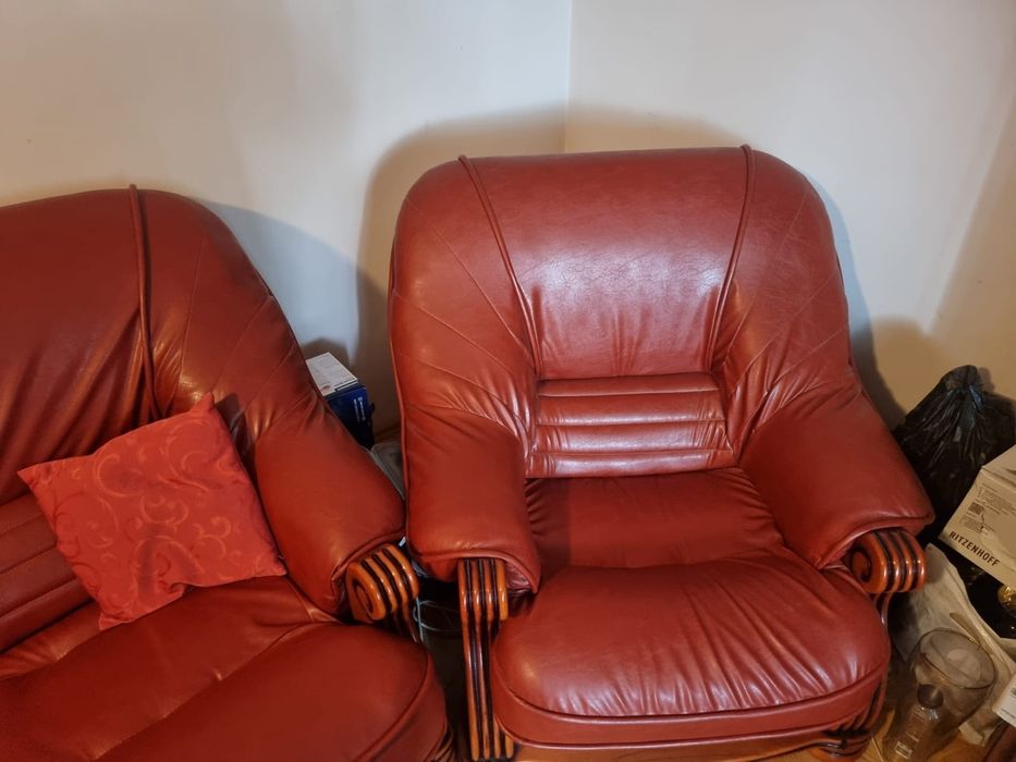 Vând canapea sufragerie.