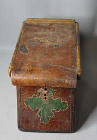 Стара Църковна Дървена кутия за дарения касичка