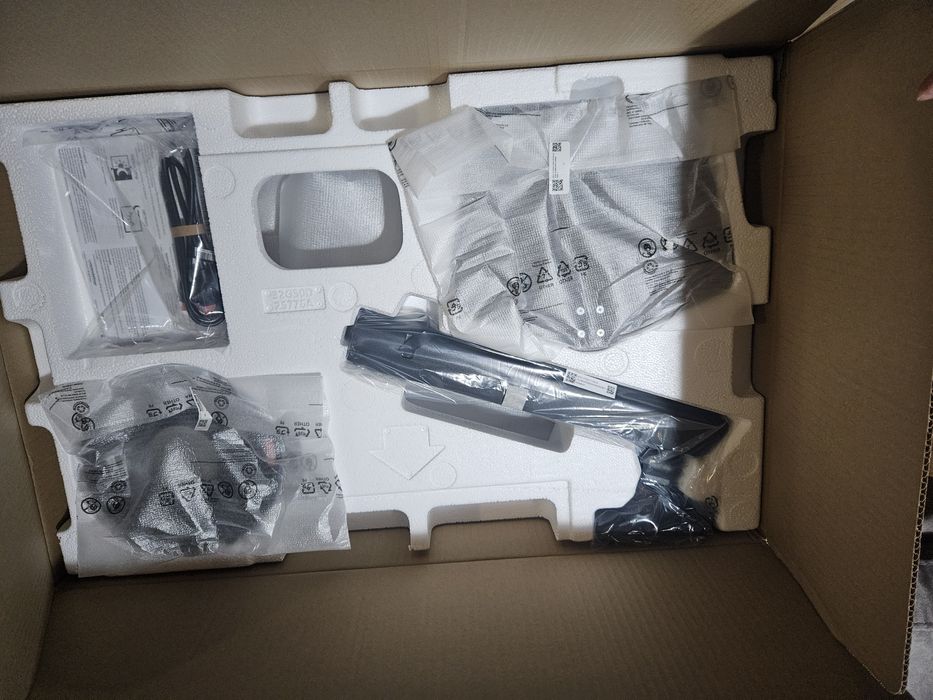 Samsung 32” 1440p 180Hz IPS Гаранция