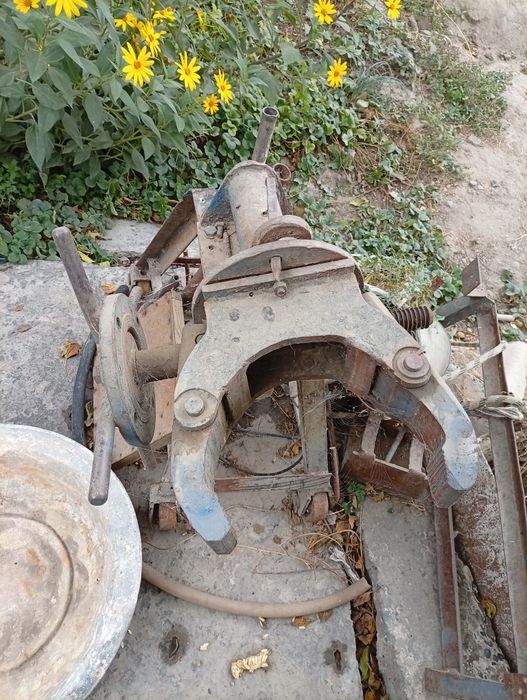 Продаются тиски для ремонта кислородного и пропановый баллонов