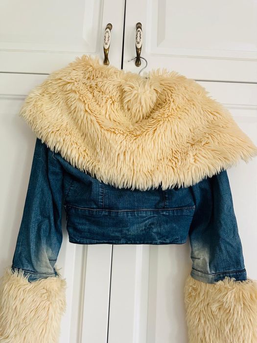 Geaca din blug cu blana de la firma Mexton , masura Xs