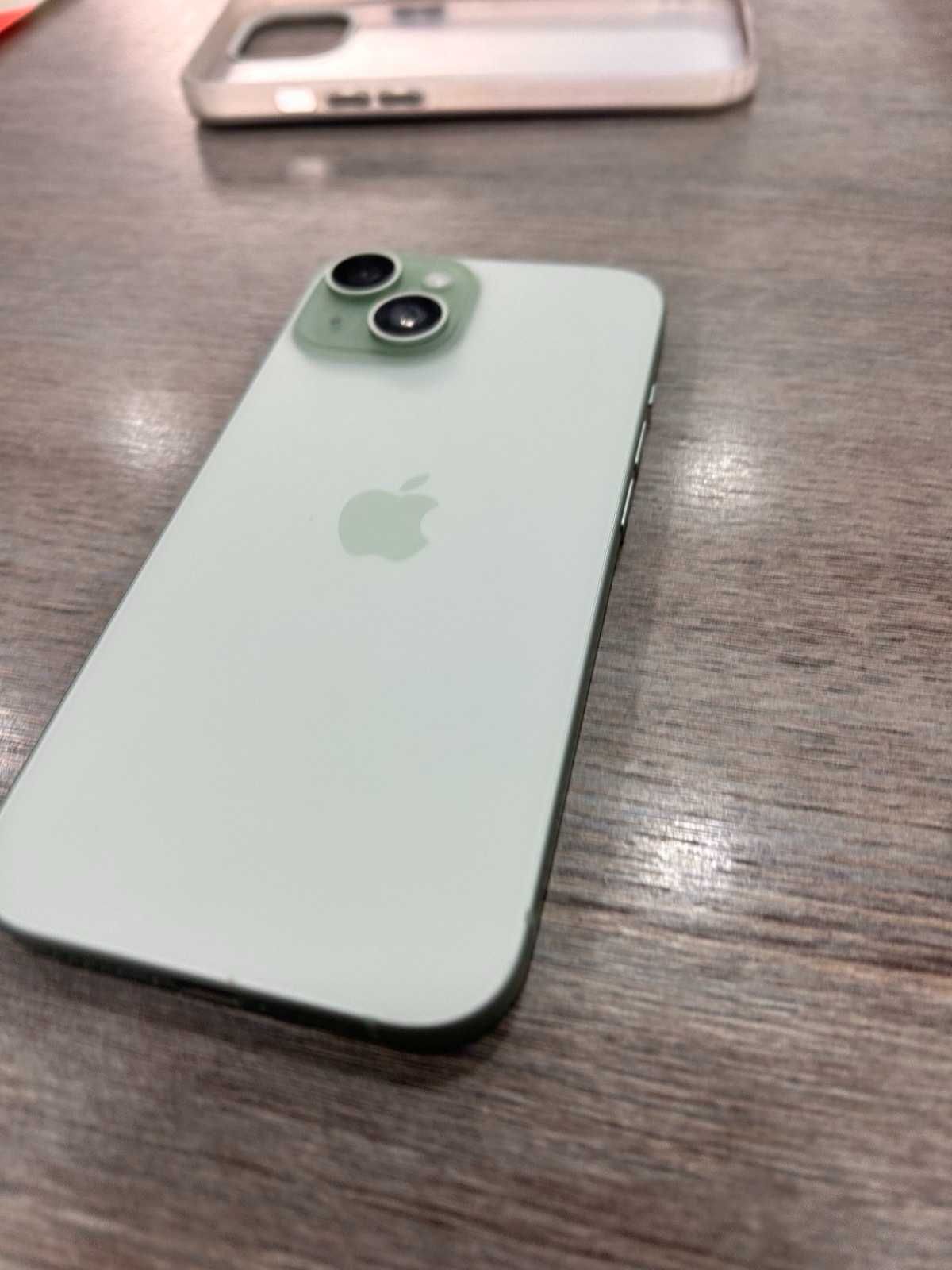 Продавам iPhone 15 – 256 GB | Като нов!