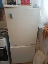 Продам холодильник в нерабочем состояни на запчасти