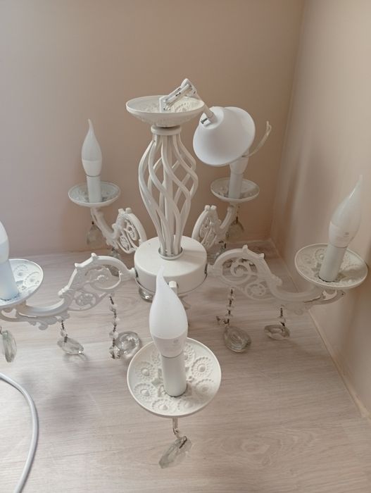 продам люстрю подвесную