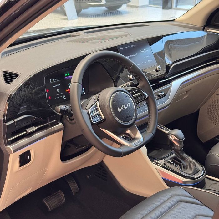 Kia Carens Avto Salon