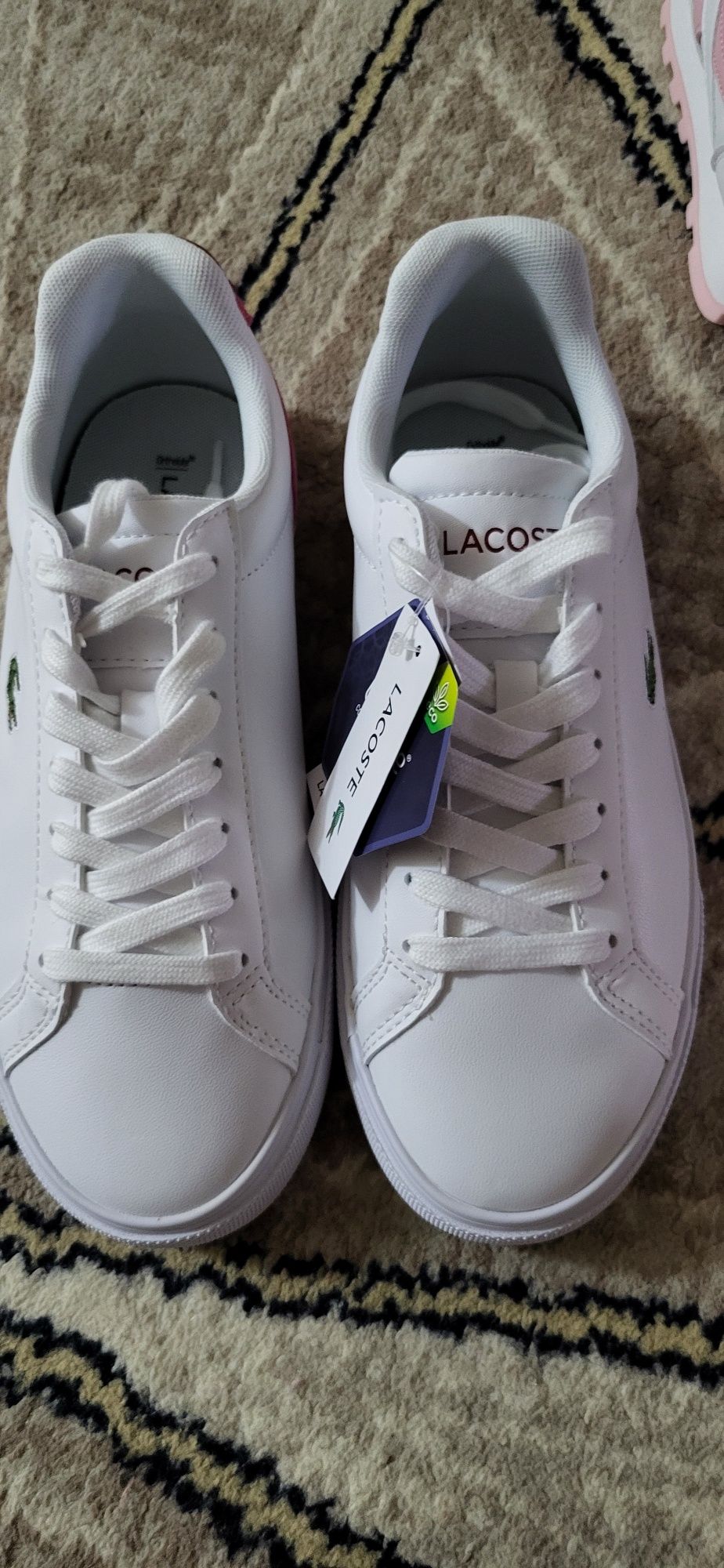 Кроссовки от Lacoste