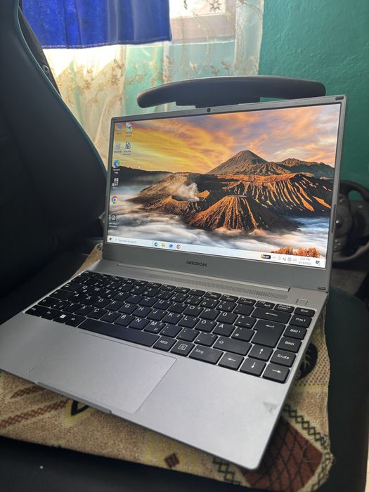 Urgent!Vand Laptop Mediom
